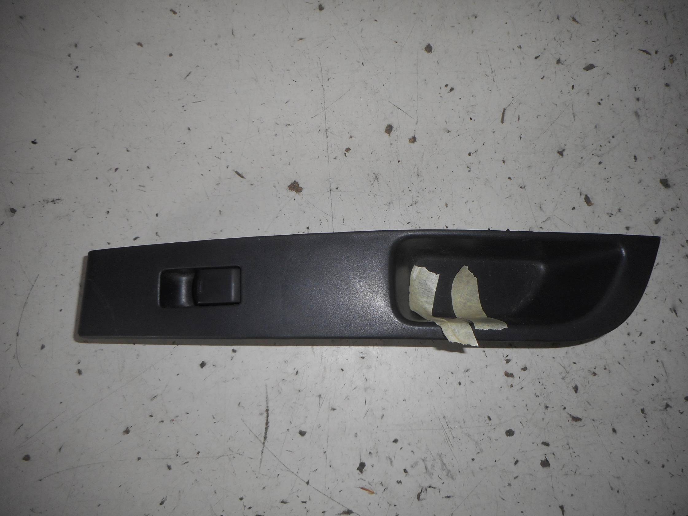 Interruttore alzacristalli porta ant.